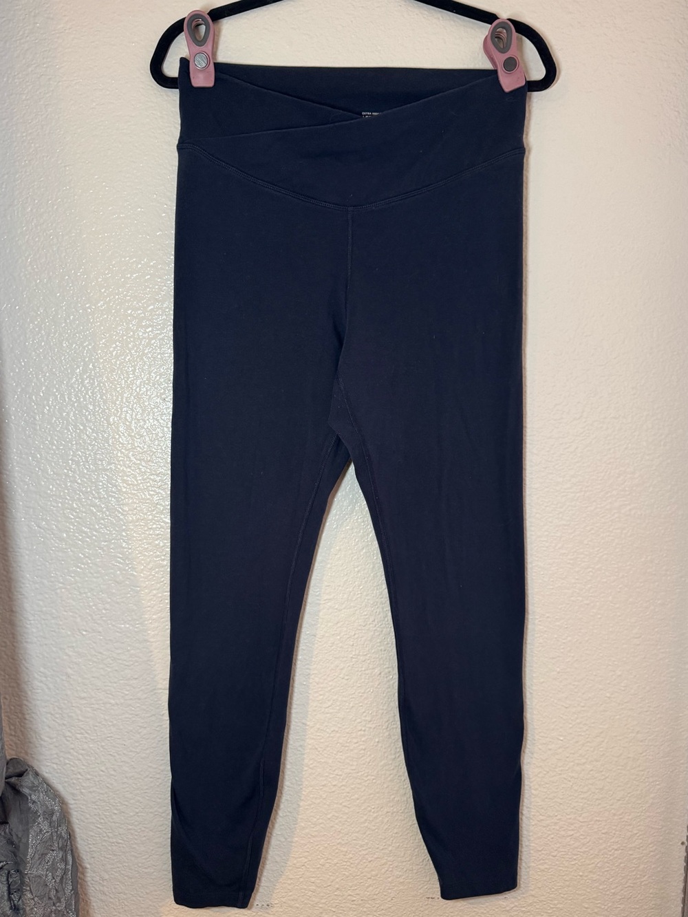 Old navy active power chill extra high-rise crisscross leggings